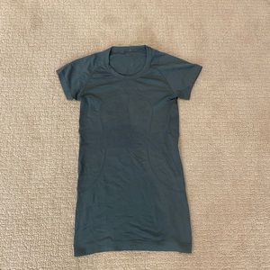 Swiftly Tech Short Sleeve. Size 4.